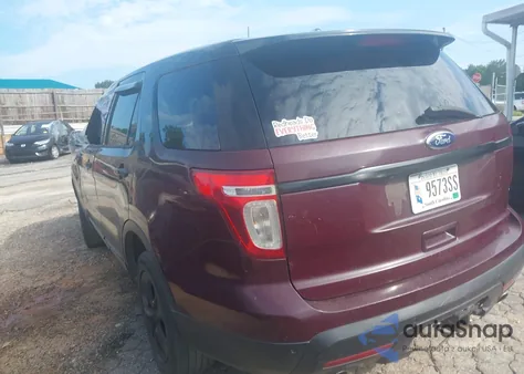 2013 Ford Police Interceptor z USA, uszkodzony, nr VIN 1FM5K8AR8DGA42341